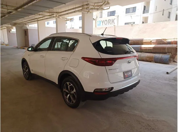 Car image 7