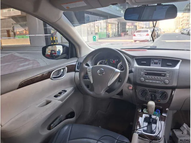 Car image 16