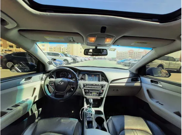 Car image 17