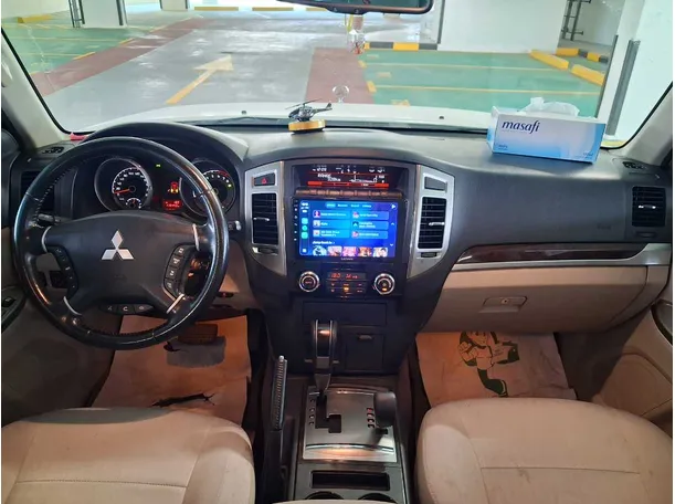 Car image 15