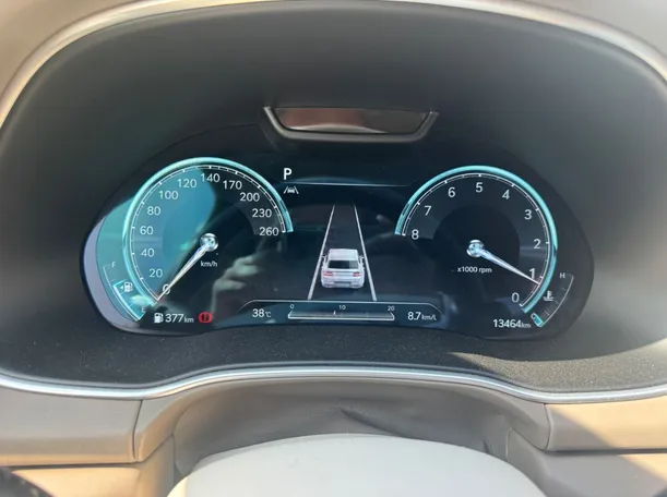 Car image 18