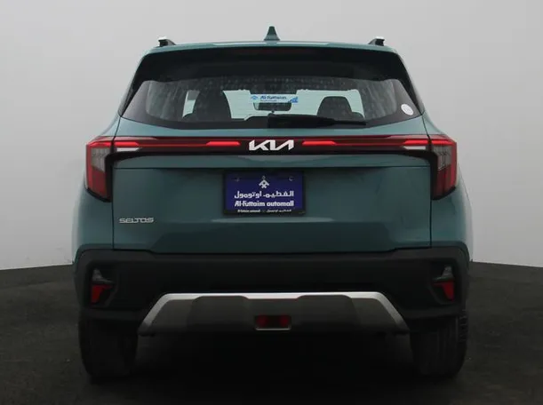 Car image 12