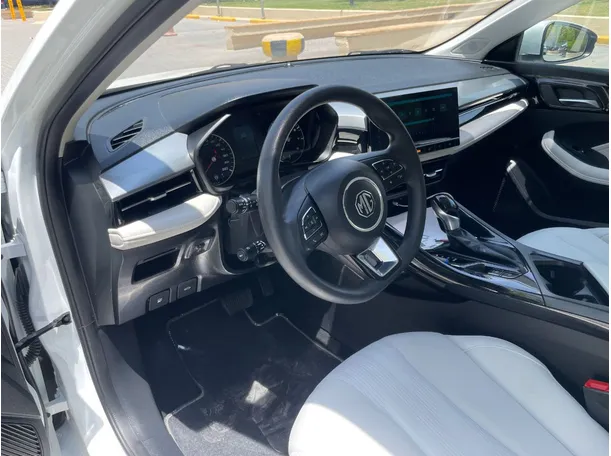 Car image 13
