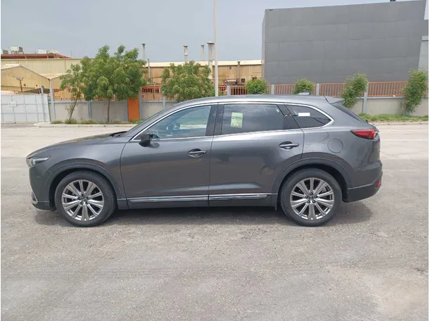 Car image 8