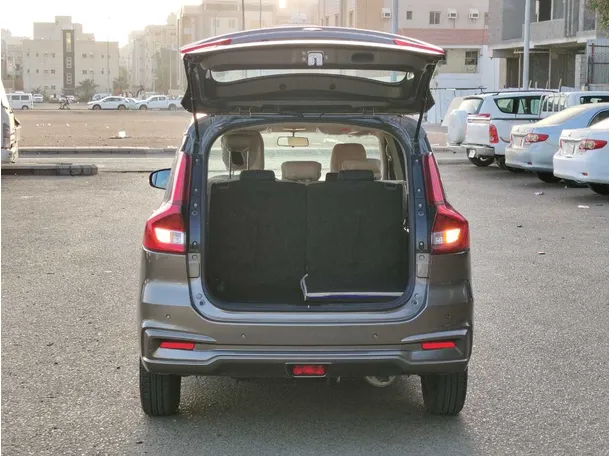 Car image 24