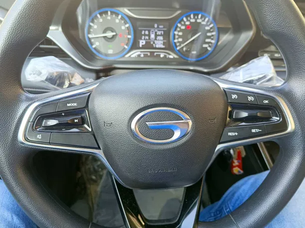 Car image 26