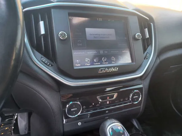 Car image 17