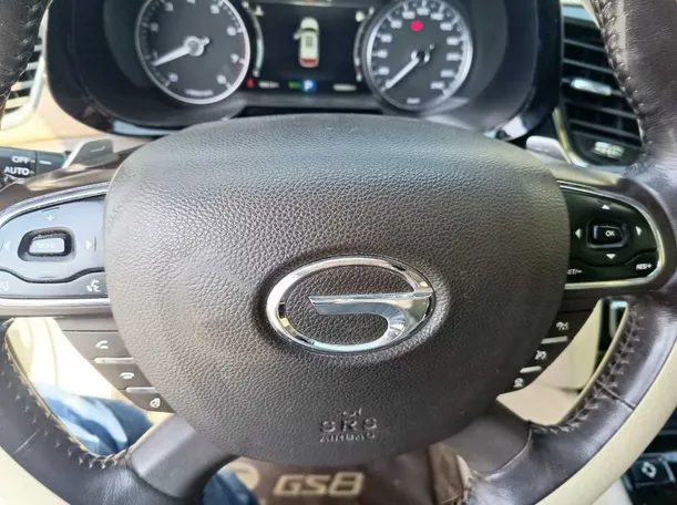 Car image 26