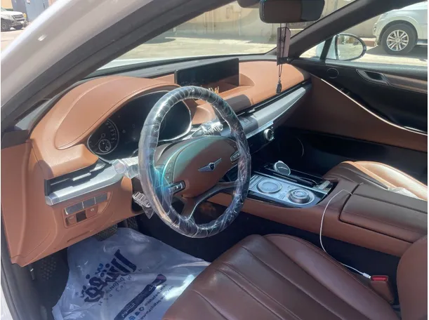 Car image 13