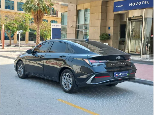 Car image 4