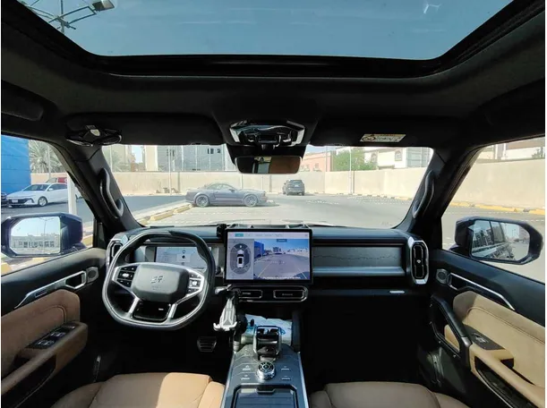 Car image 17