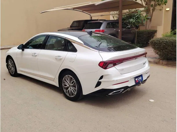 Car image 7