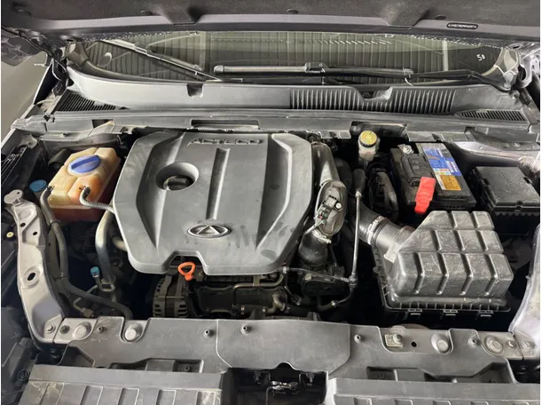 Car image 19