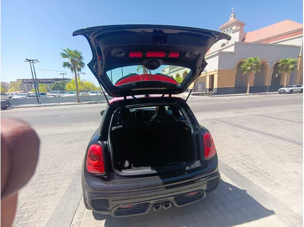Car image 27