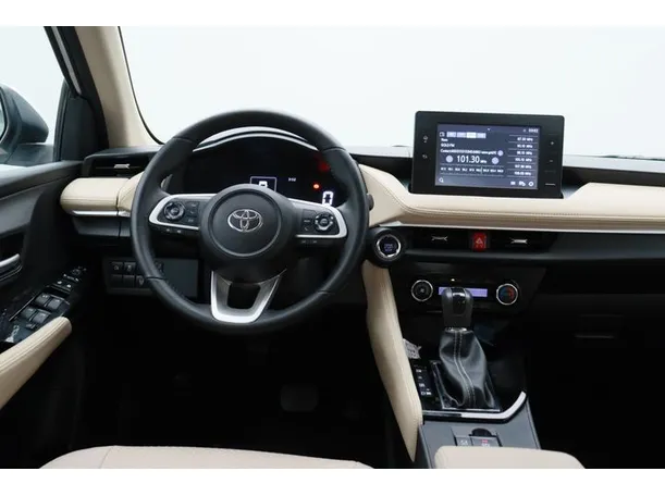 Car image 15