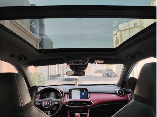 Car image 18