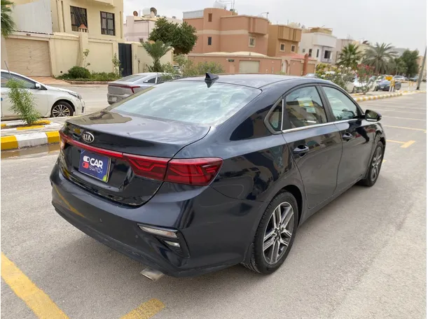 Car image 5
