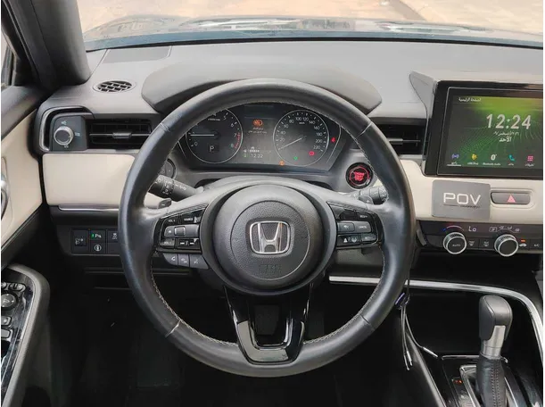Car image 25