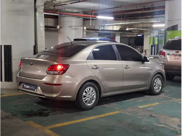 Car image 5