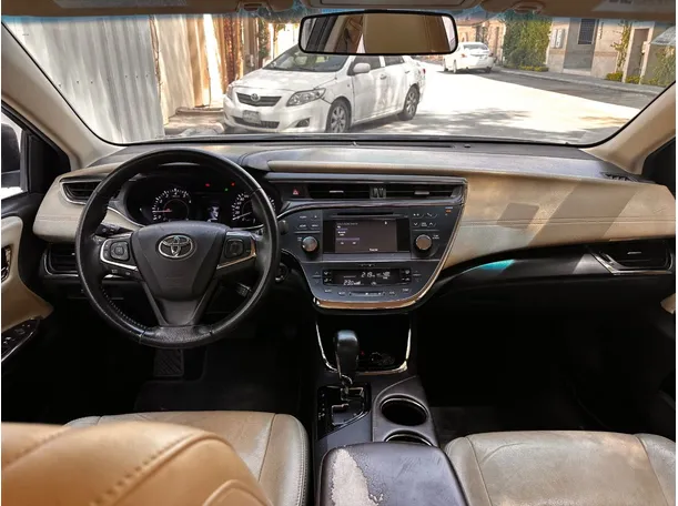 Car image 16