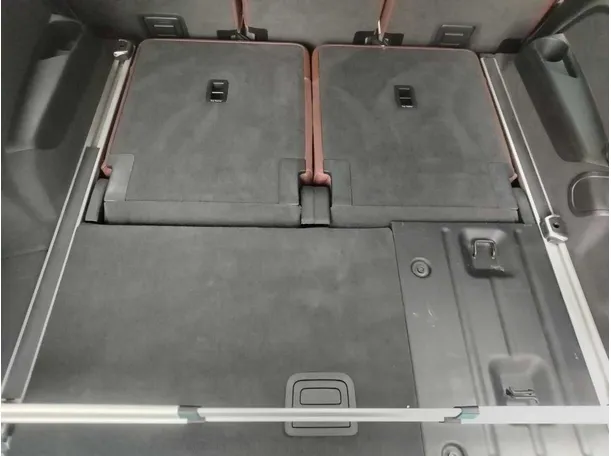 Car image 33