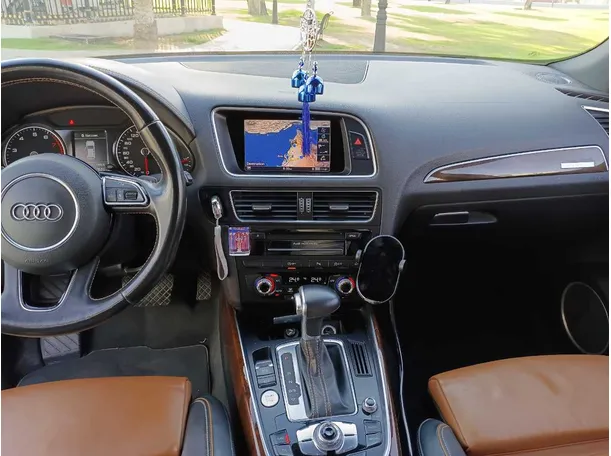 Car image 17