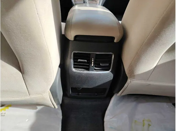 Car image 38