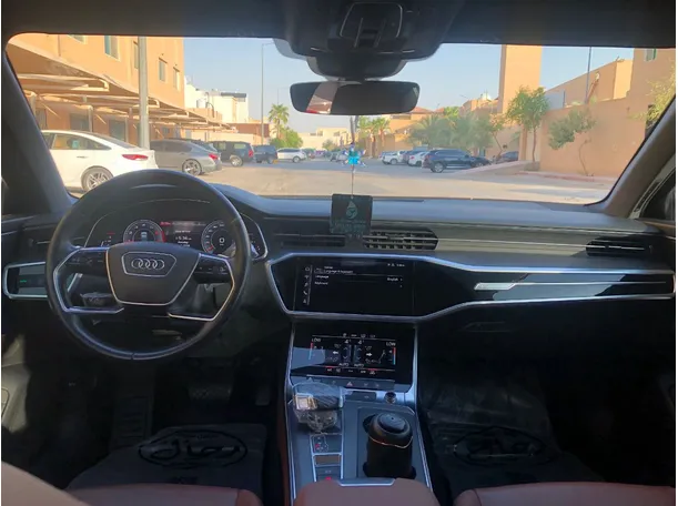 Car image 15