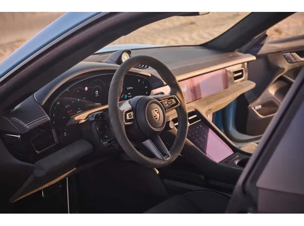 Car image 23