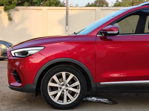 Car image 9