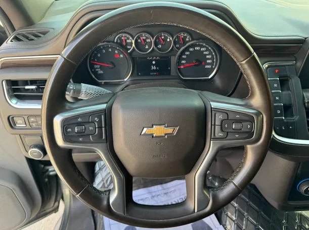 Car image 19