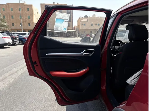 Car image 15