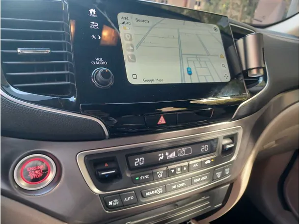 Car image 18