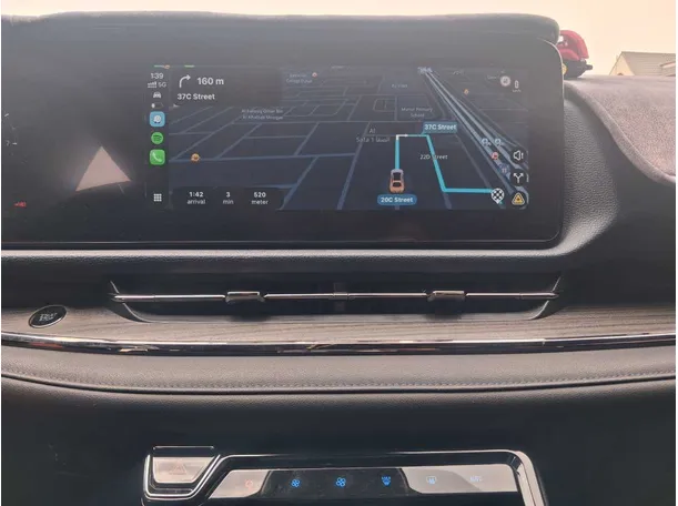 Car image 15