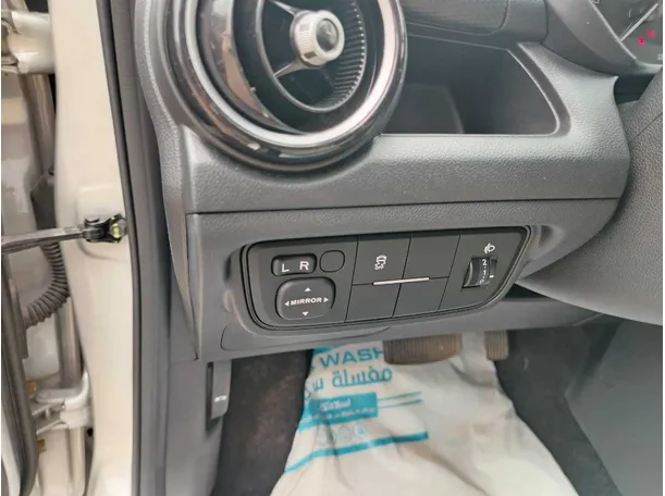 Car image 33