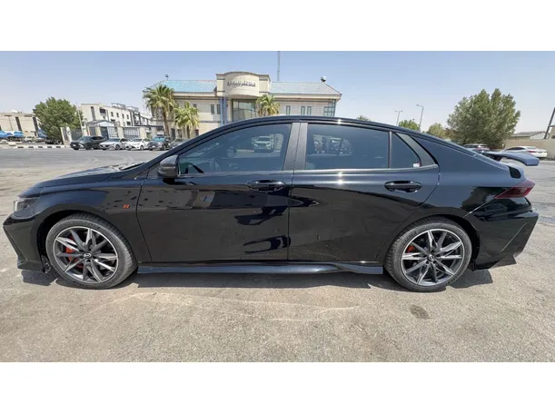 Car image 8