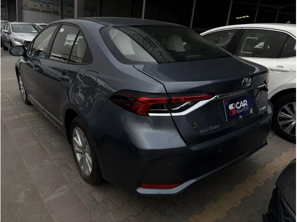 Car image 5