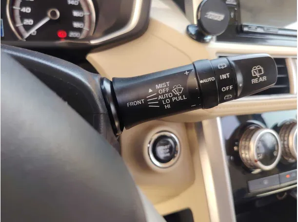 Car image 29