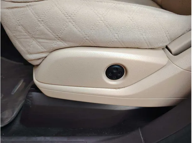Car image 39