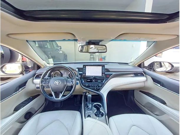 Car image 17