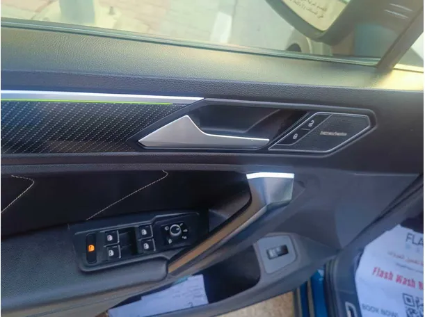 Car image 38