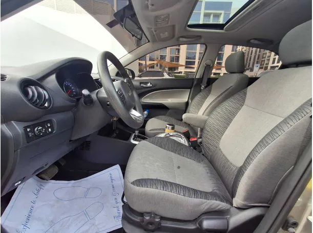 Car image 11