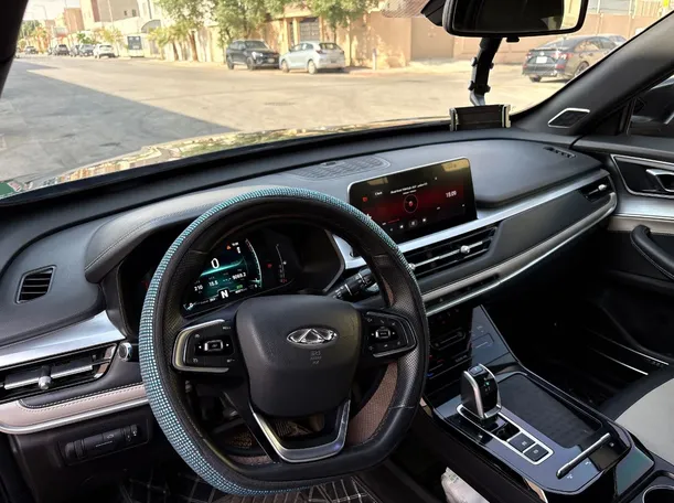 Car image 13