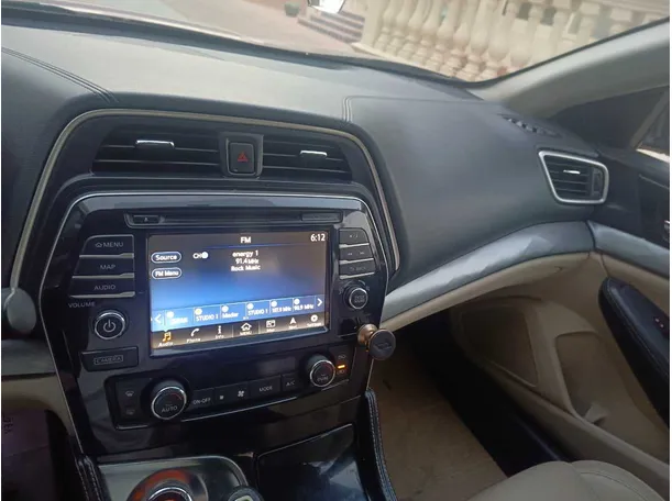 Car image 24