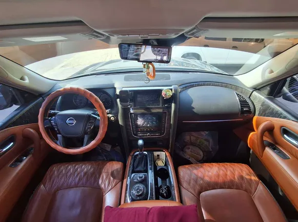 Car image 14