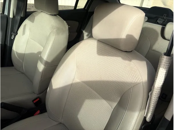 Car image 24