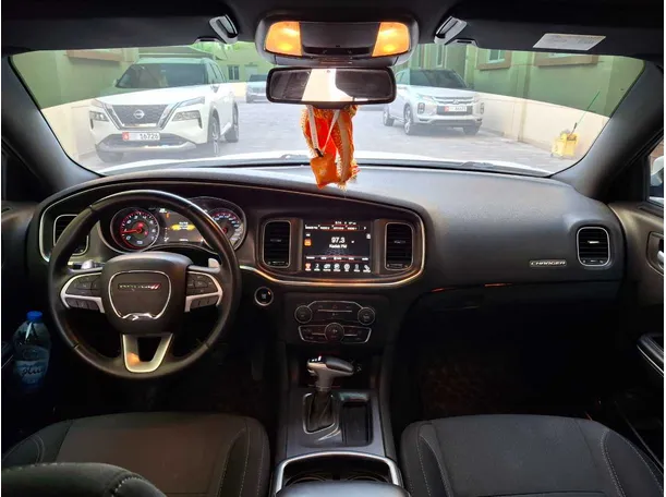 Car image 15