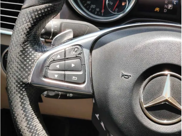 Car image 34