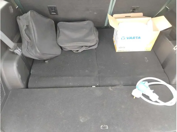 Car image 33