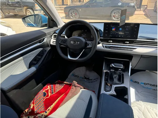 Car image 14